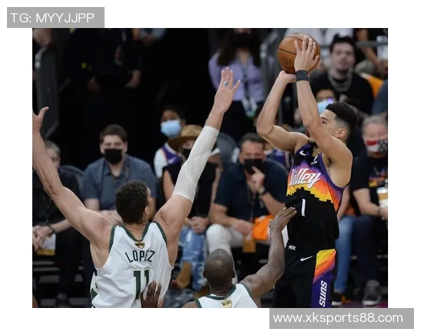 文班低位强攻遭布克防守犯规本场第4次犯规引发争议