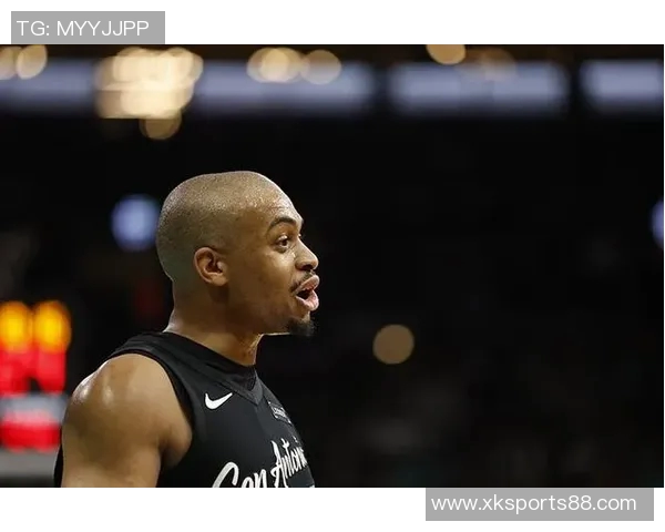 光头兄弟团齐聚社媒凯尔登晒好友统一发型与文班理发瞬间