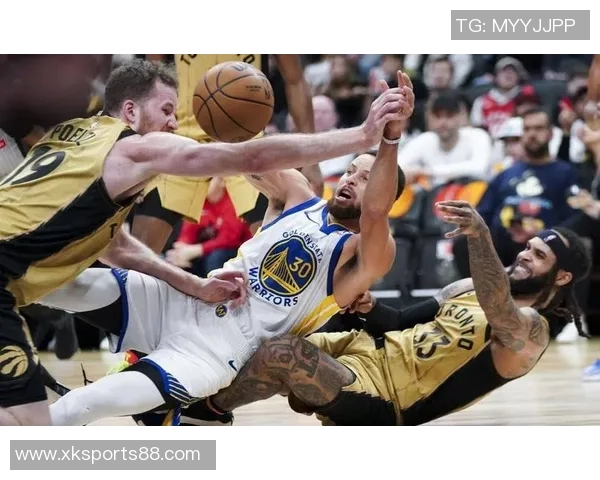 库里37岁302天创纪录单场至少25分10助攻并命中5个三分球成为最年长后卫